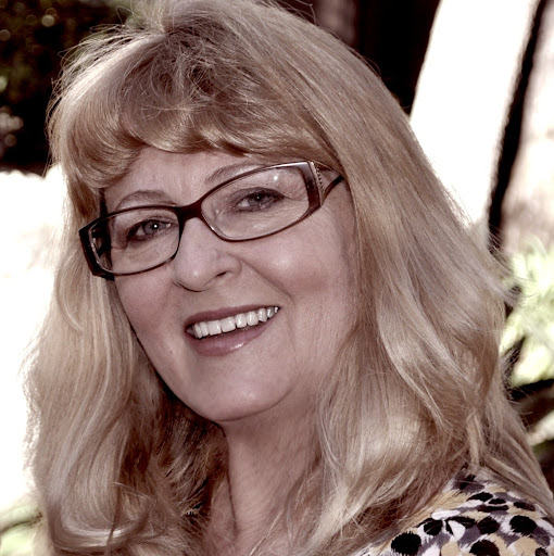 Laura Mccullough Photo 14