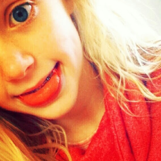 Lauren Mackay Photo 13