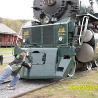 Julie Meadows Photo 13