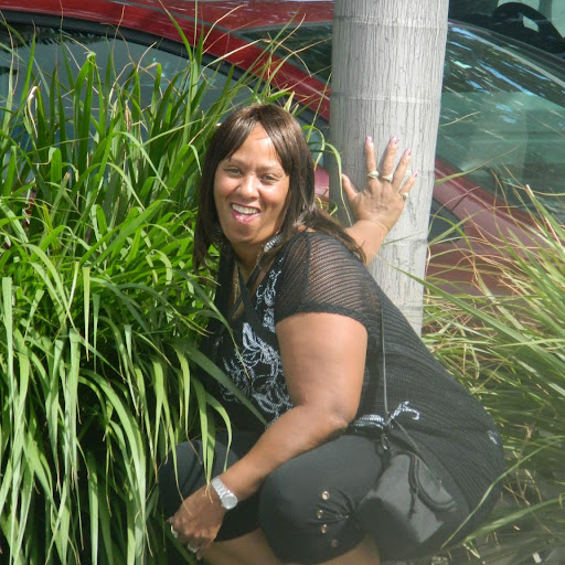 Cheryl Banks Photo 17