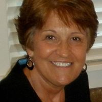 Vicki Leach Photo 27