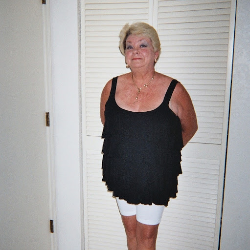 Linda Hale Photo 4