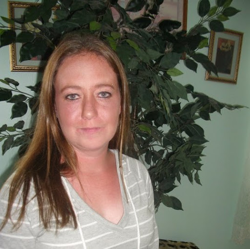 Holly Walsh Photo 23