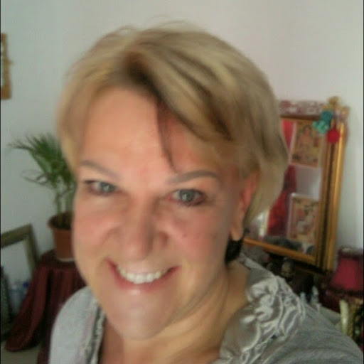 Linda Robinson Photo 15