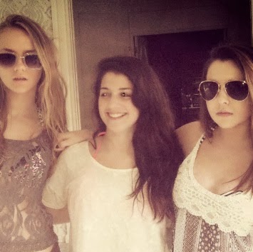 Celia Davis Photo 27