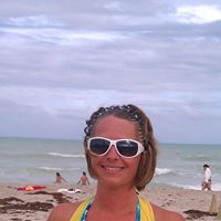 Kristina Hurst Photo 21