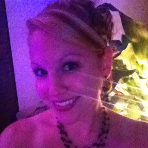 Aimee Bennett Photo 14