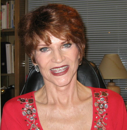 Ellen Moore Photo 27