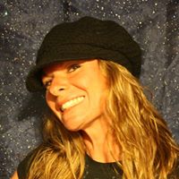 Rebecca Starkey Photo 14