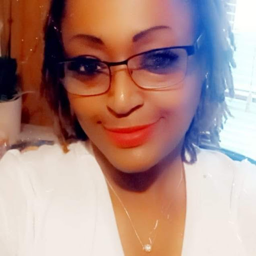 Michelle Cheek Photo 10