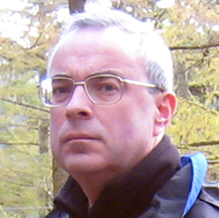 Simon Moore Photo 37