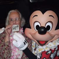 Elizabeth Devries Photo 14