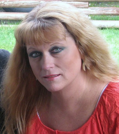 Elizabeth Fischer Photo 39