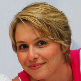 Belinda Hall Photo 35