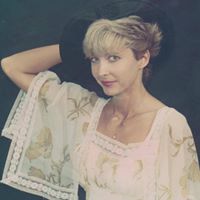 Tania Stephens Photo 10