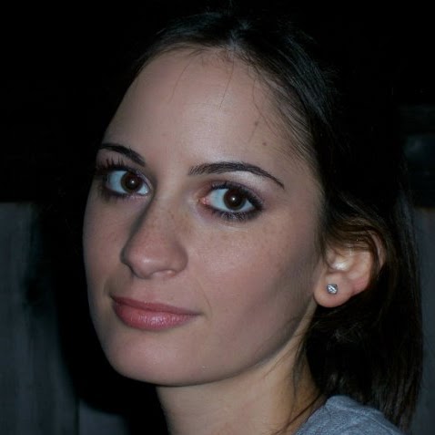 Elizabeth Harris Photo 20