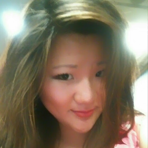 Emily Henry Photo 10