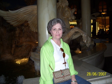 Loretta Bell Photo 16