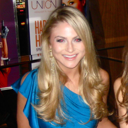 Elyse Morris Photo 7