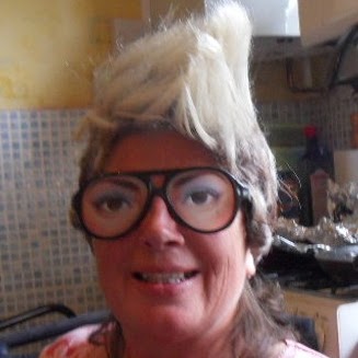 Mary Sutherland Photo 40