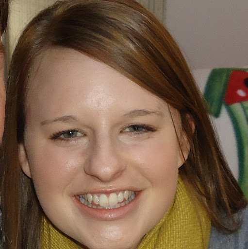 Laura Abrams Photo 37