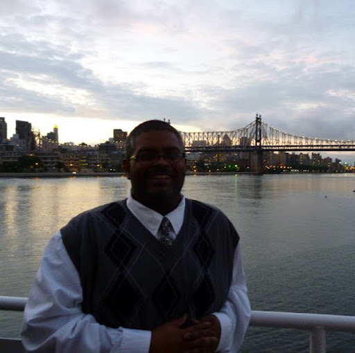 Julio Valencia Photo 16