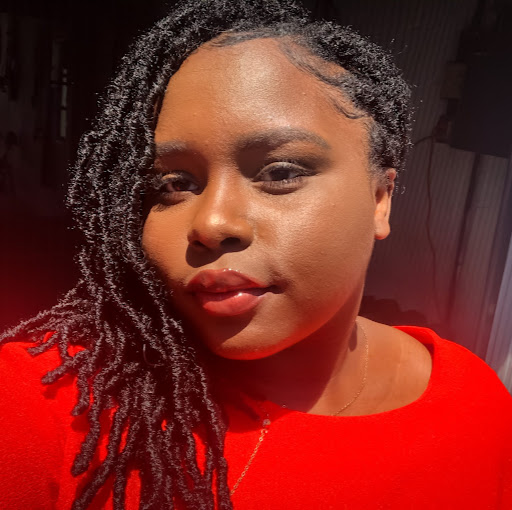 Lily Thompson Photo 21