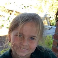 Kelly Mayes Photo 24