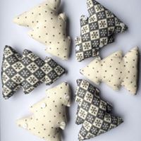 Lucy Dickens Photo 10