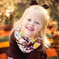 Niki Henderson Photo 14