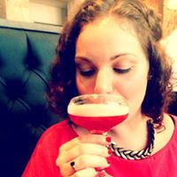 Hannah Bacon Photo 31