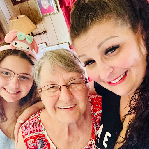 Elizabeth Kidd Photo 16