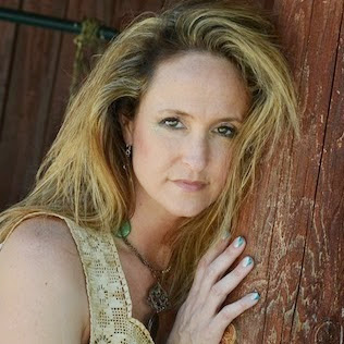 Julia Boyd Photo 42