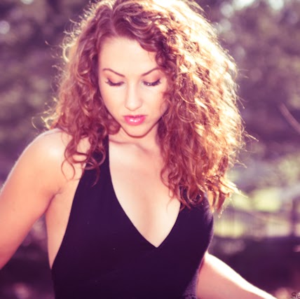 Anna Bateman Photo 29