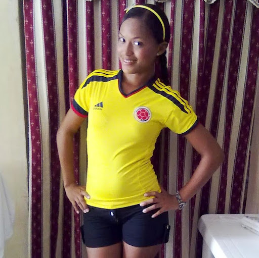 Kelly Cardona Photo 23