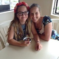 Julia Wills Photo 22