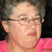 Ellen Robertson Photo 19