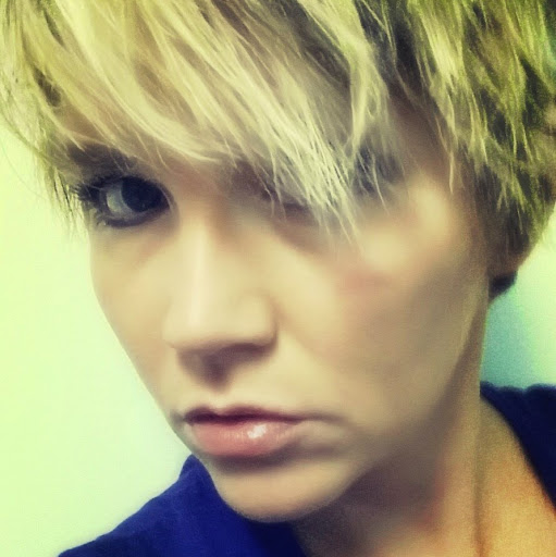 Holly Lee Photo 11