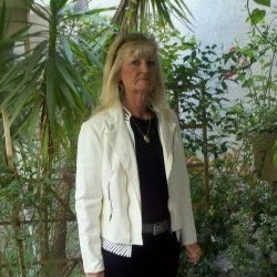 Debbie Carlson Photo 37