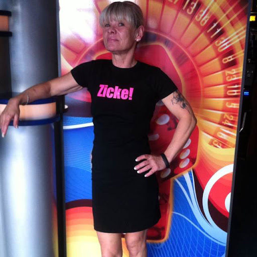 Claudia Krueger Photo 18