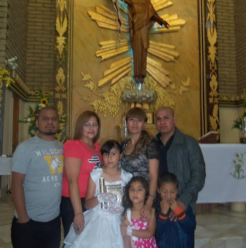 Liz Robles Photo 15
