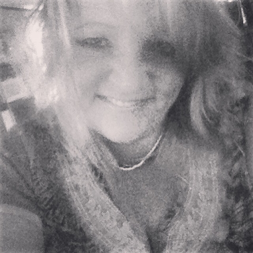 Connie Reeves Photo 17