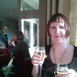 Anne Holmes Photo 42
