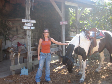 Elizabeth Gordon Photo 16