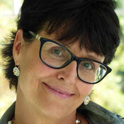 Connie Edwards Photo 27