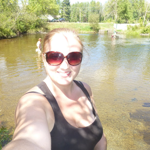 Jennifer Hankins Photo 34