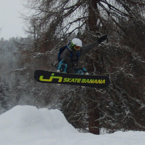 Karl Harris Photo 17