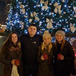 Julie Rhodes Photo 36