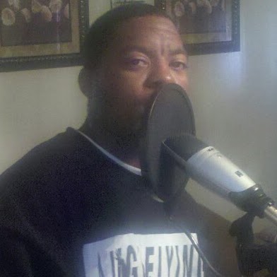 Derrick Weaver Photo 32