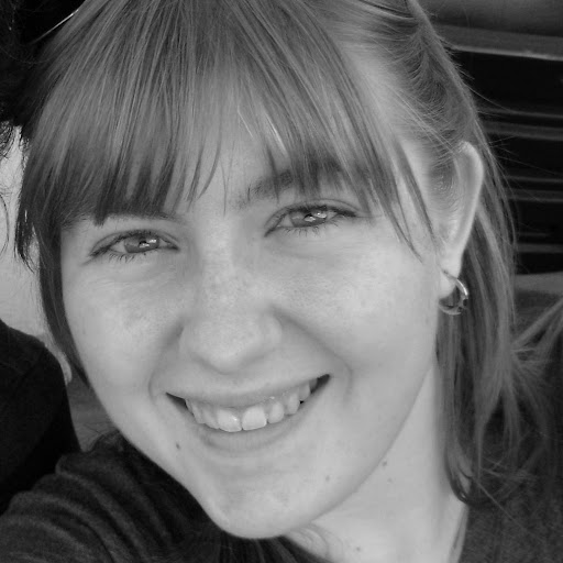 Stephanie Barnes Photo 20